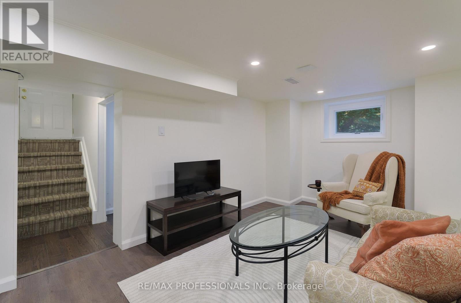12 Glenwood Avenue, Toronto, Ontario  M6P 3C6 - Photo 28 - W12476724