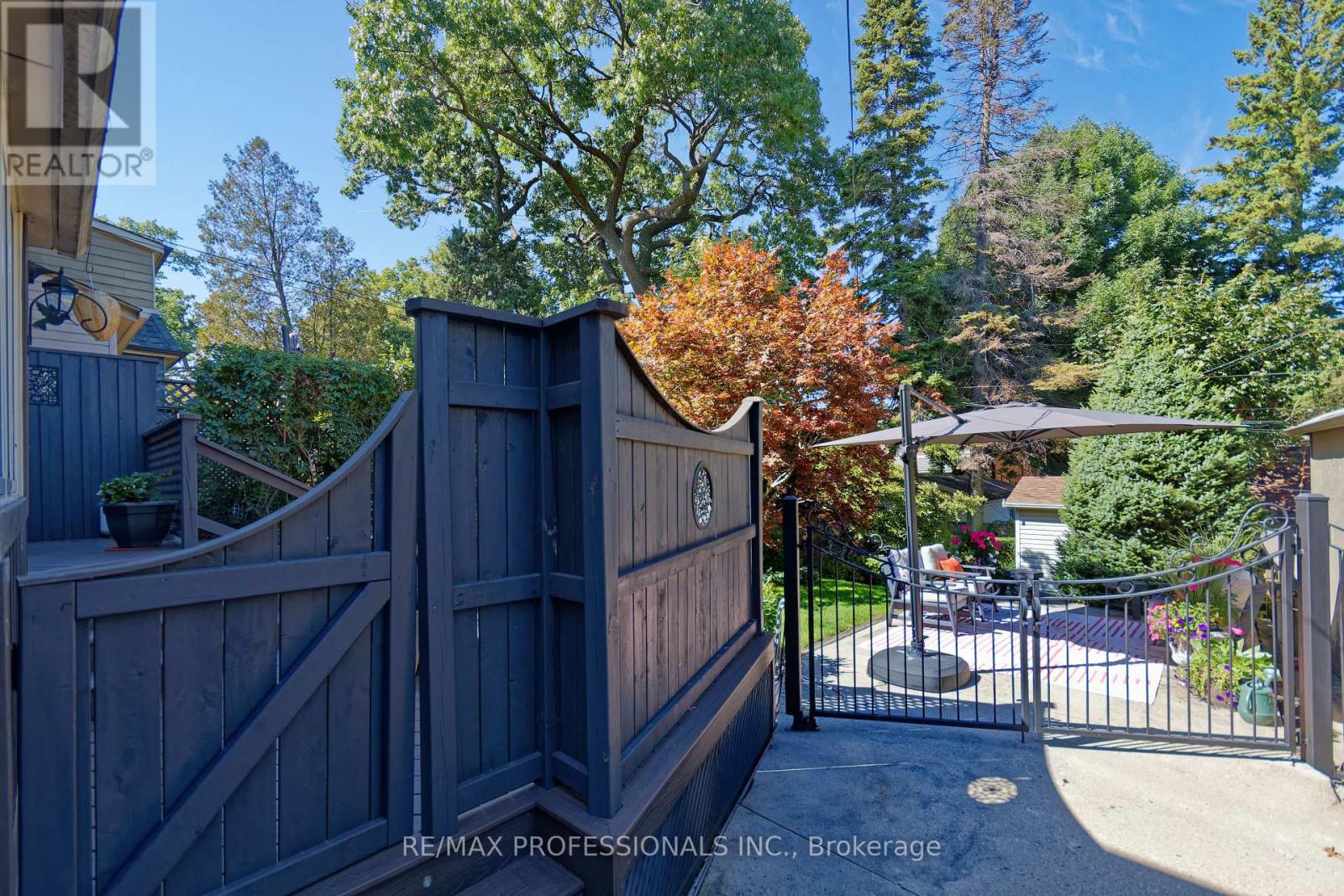12 Glenwood Avenue, Toronto, Ontario  M6P 3C6 - Photo 30 - W12476724