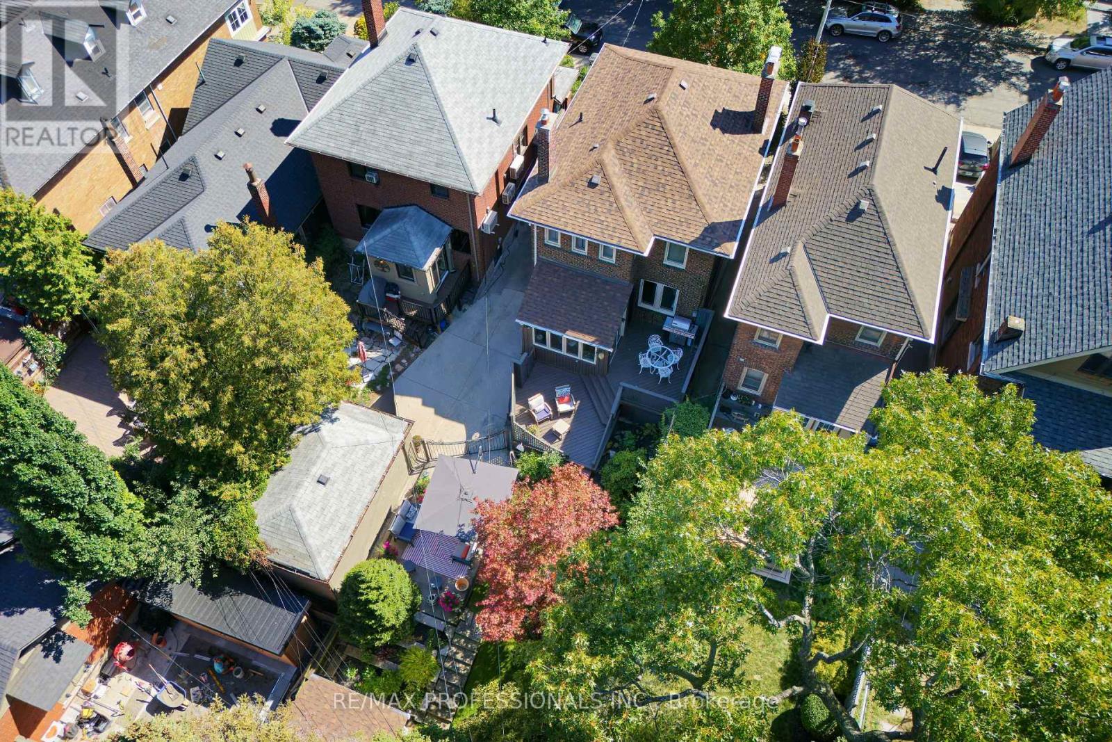 12 Glenwood Avenue, Toronto, Ontario  M6P 3C6 - Photo 35 - W12476724