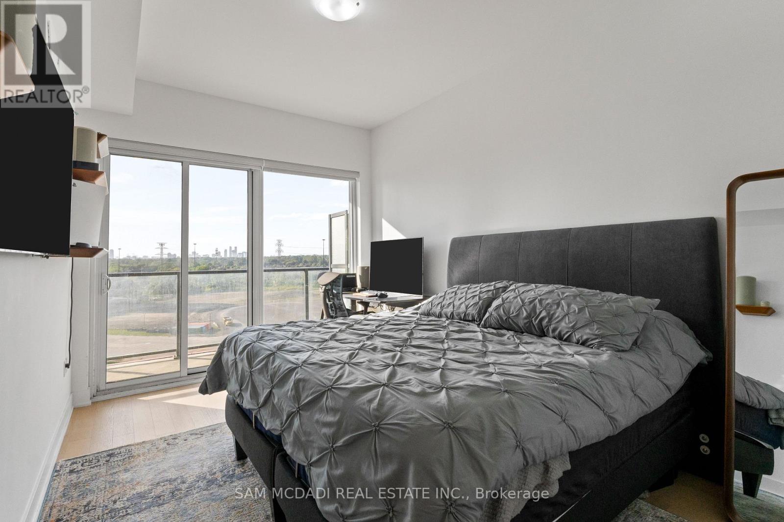 1012 - 30 Shore Breeze Drive W, Toronto, Ontario  M8V 1A1 - Photo 8 - W12476746