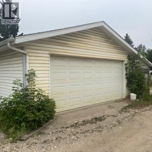 5827 60 Street, Red Deer, Alberta  T4N 2P7 - Photo 5 - A2266279