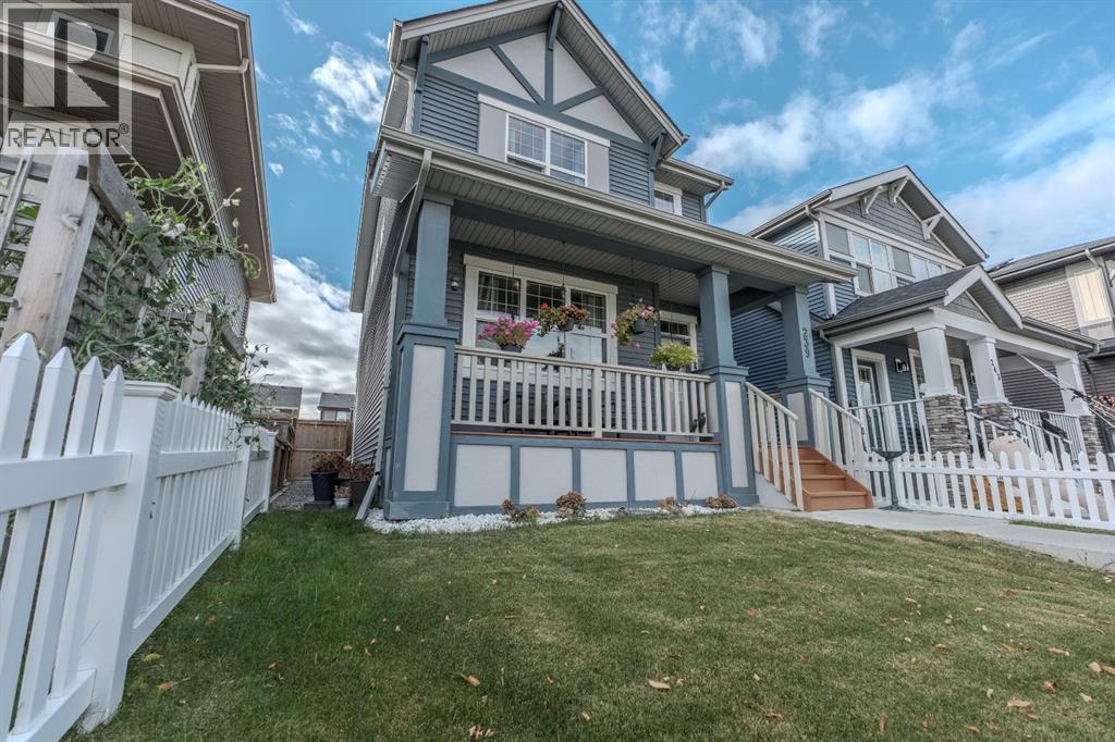 239 Sundown Road, Cochrane, Alberta  T4C 2R3 - Photo 1 - A2262360