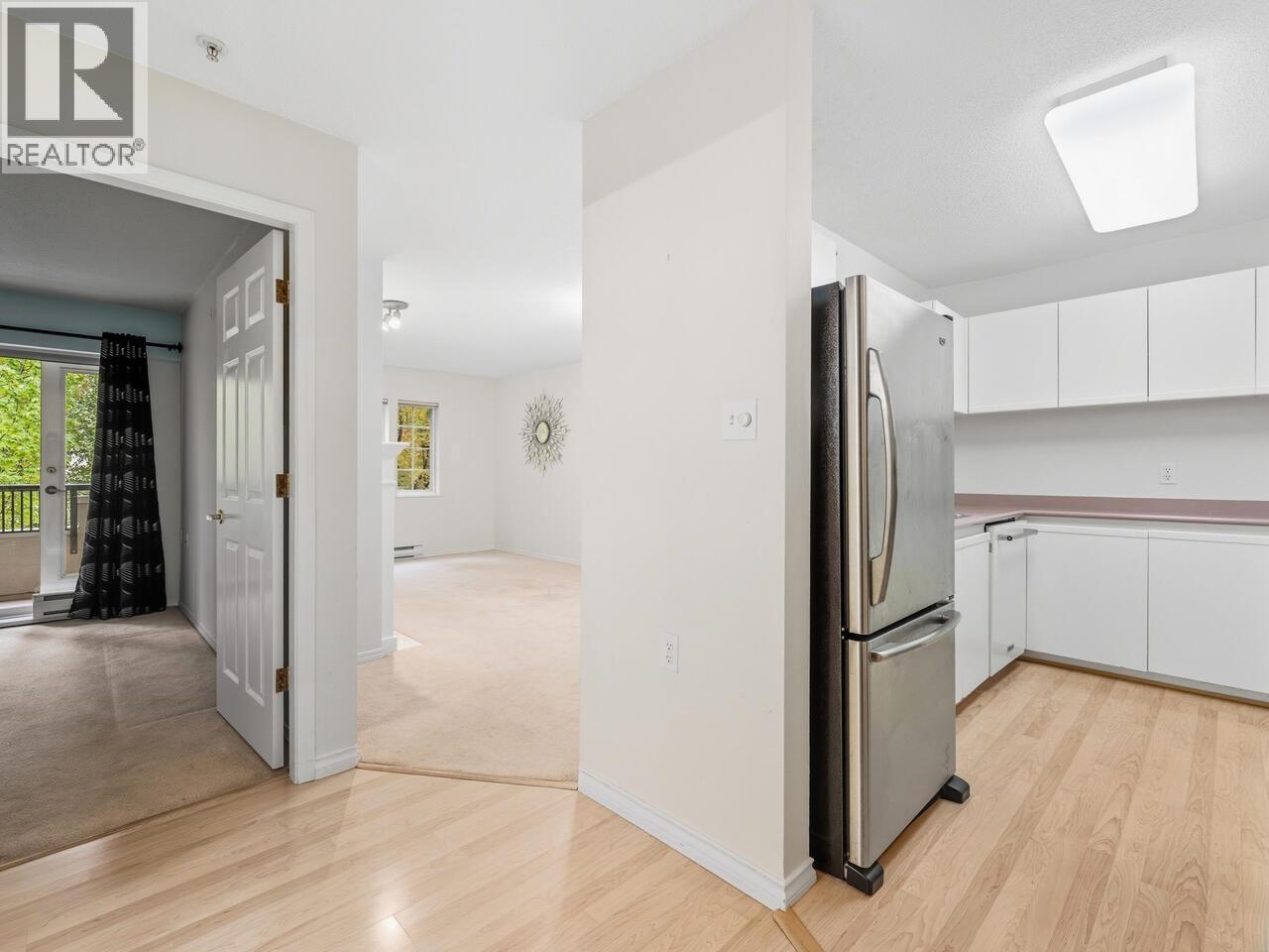 303 55 Blackberry Drive, New Westminster, British Columbia  V3L 5S7 - Photo 2 - R3061003