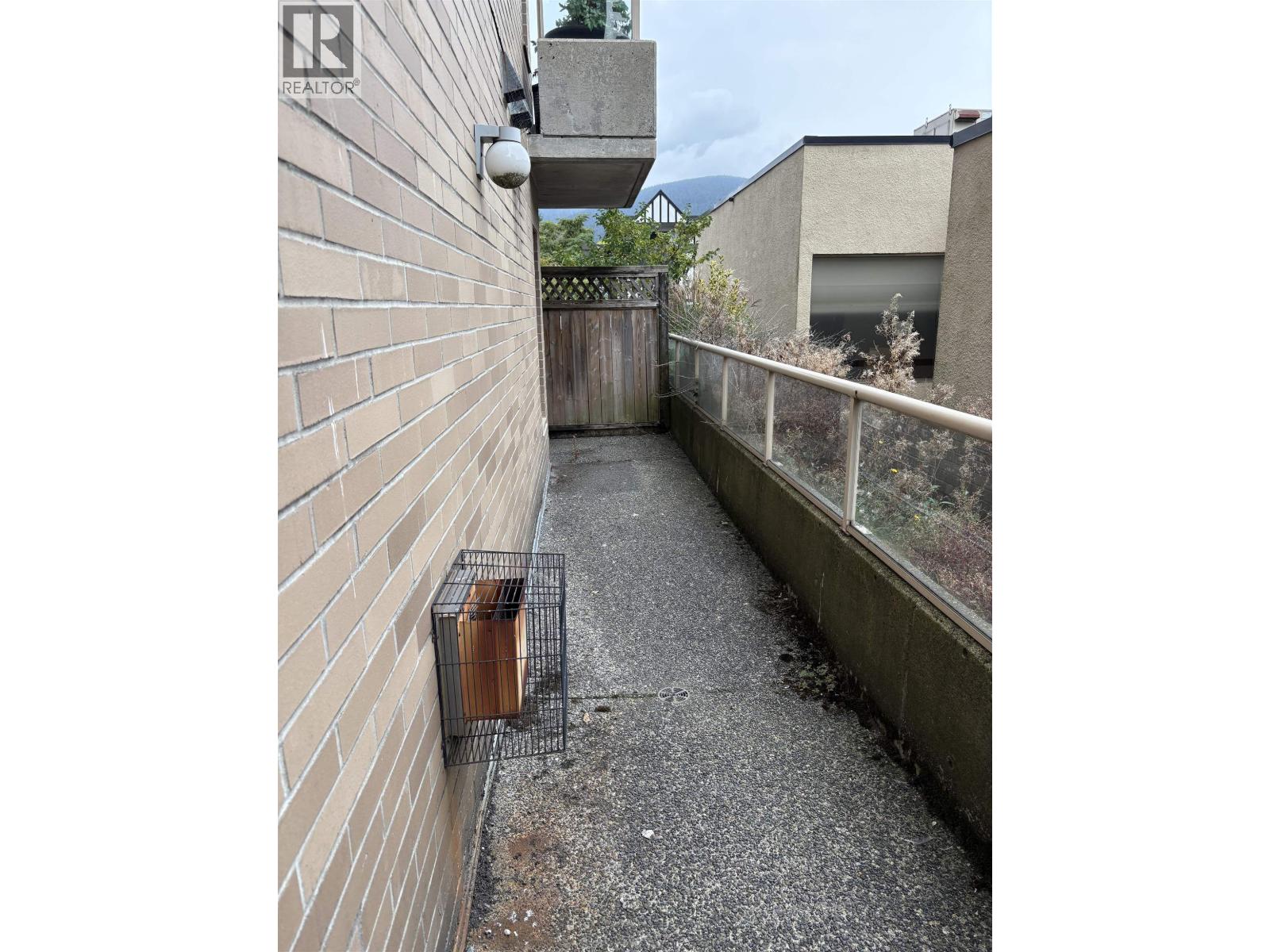 204 137 W 17th Street, North Vancouver, British Columbia  V7M 1V5 - Photo 13 - R3061048