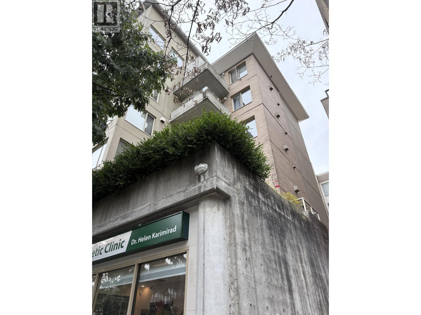 204 137 W 17th Street, North Vancouver, British Columbia  V7M 1V5 - Photo 4 - R3061048
