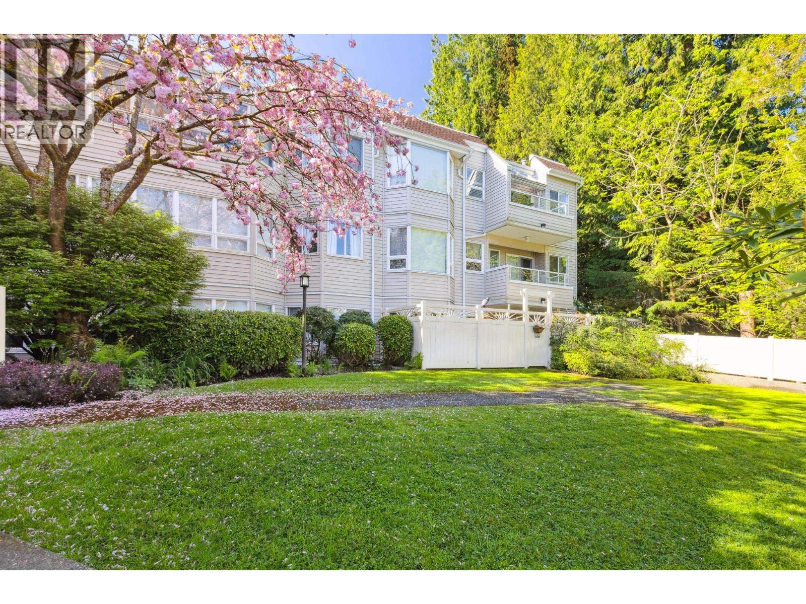 204 1155 Ross Road, North Vancouver, British Columbia  V7K 1C6 - Photo 3 - R3061064