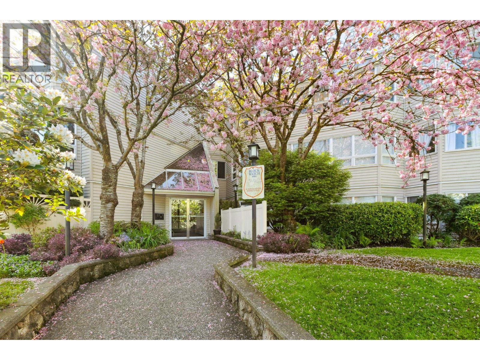 204 1155 Ross Road, North Vancouver, British Columbia  V7K 1C6 - Photo 4 - R3061064