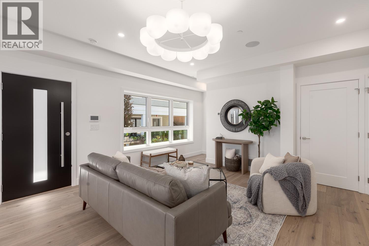 1135 W 33rd Avenue, Vancouver, British Columbia  V6M 1A3 - Photo 2 - R3061072