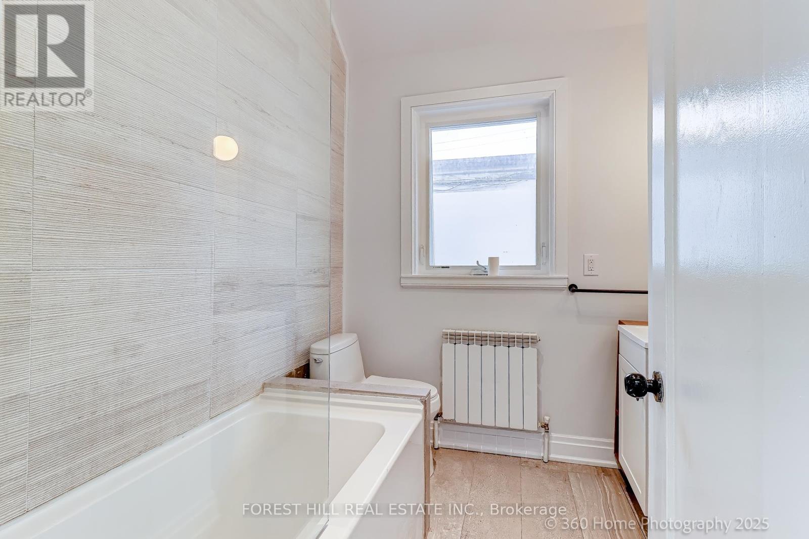 194 Roe Avenue, Toronto, Ontario  M5M 2J2 - Photo 13 - C12425054