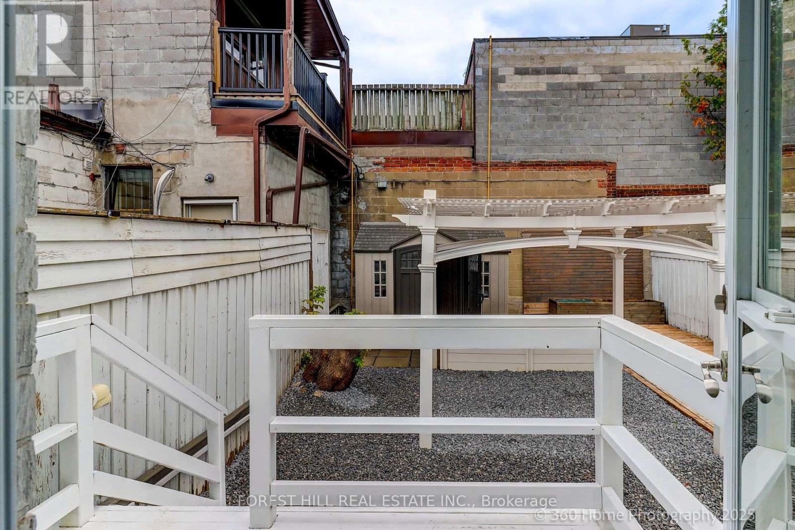 194 Roe Avenue, Toronto, Ontario  M5M 2J2 - Photo 21 - C12425054