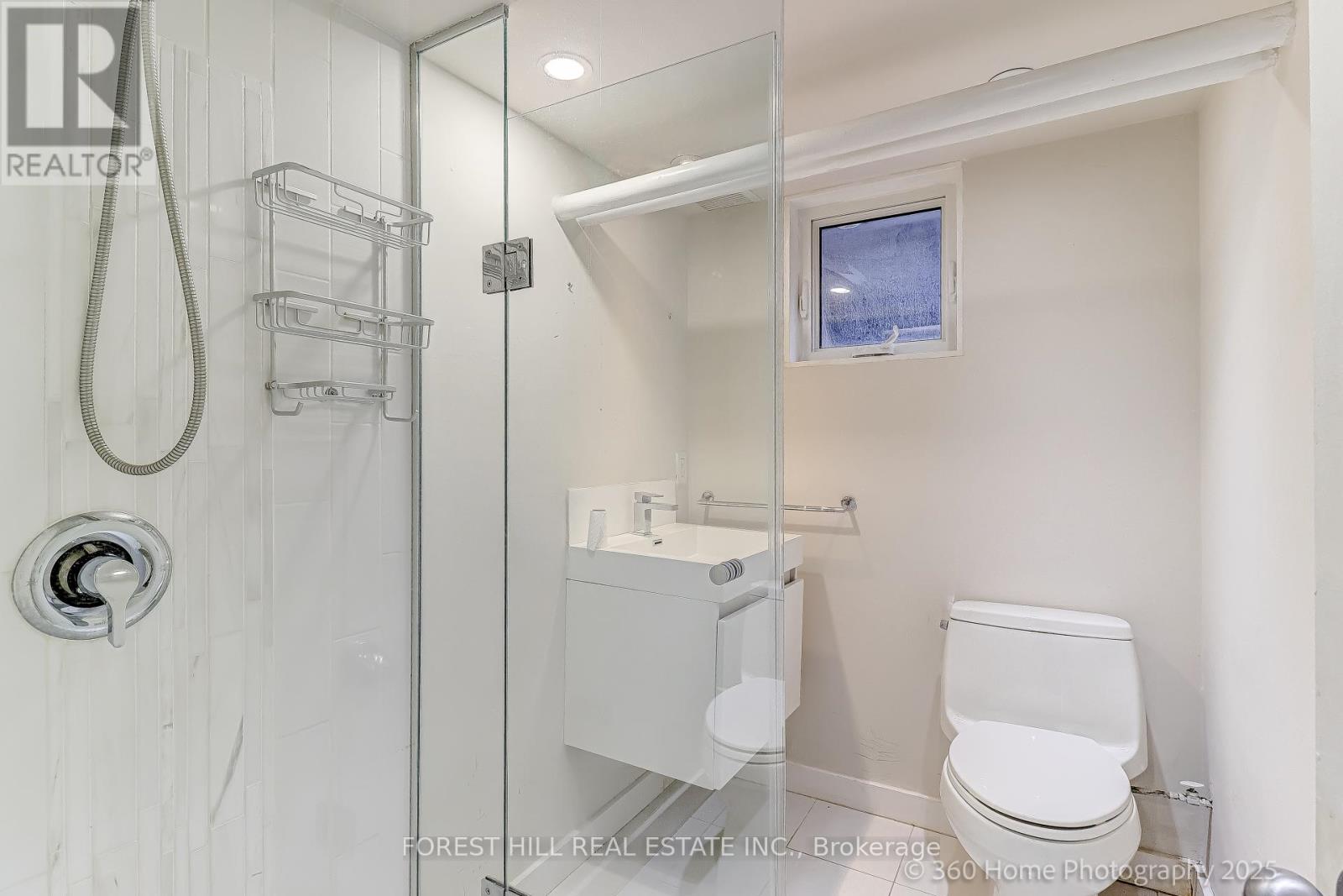 194 Roe Avenue, Toronto, Ontario  M5M 2J2 - Photo 15 - C12425054