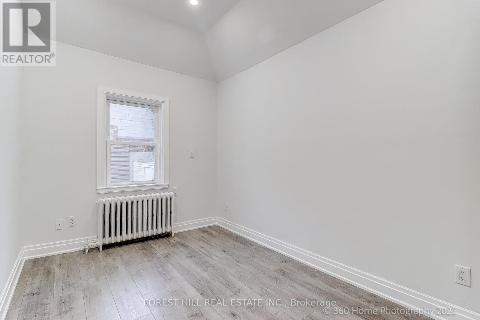 194 Roe Avenue, Toronto, Ontario  M5M 2J2 - Photo 11 - C12425054