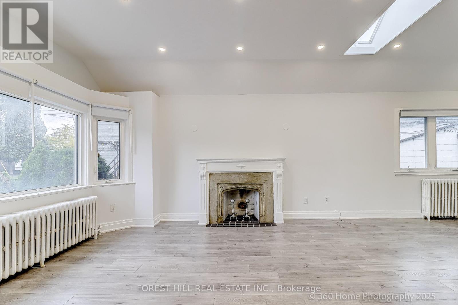 194 Roe Avenue, Toronto, Ontario  M5M 2J2 - Photo 6 - C12425054