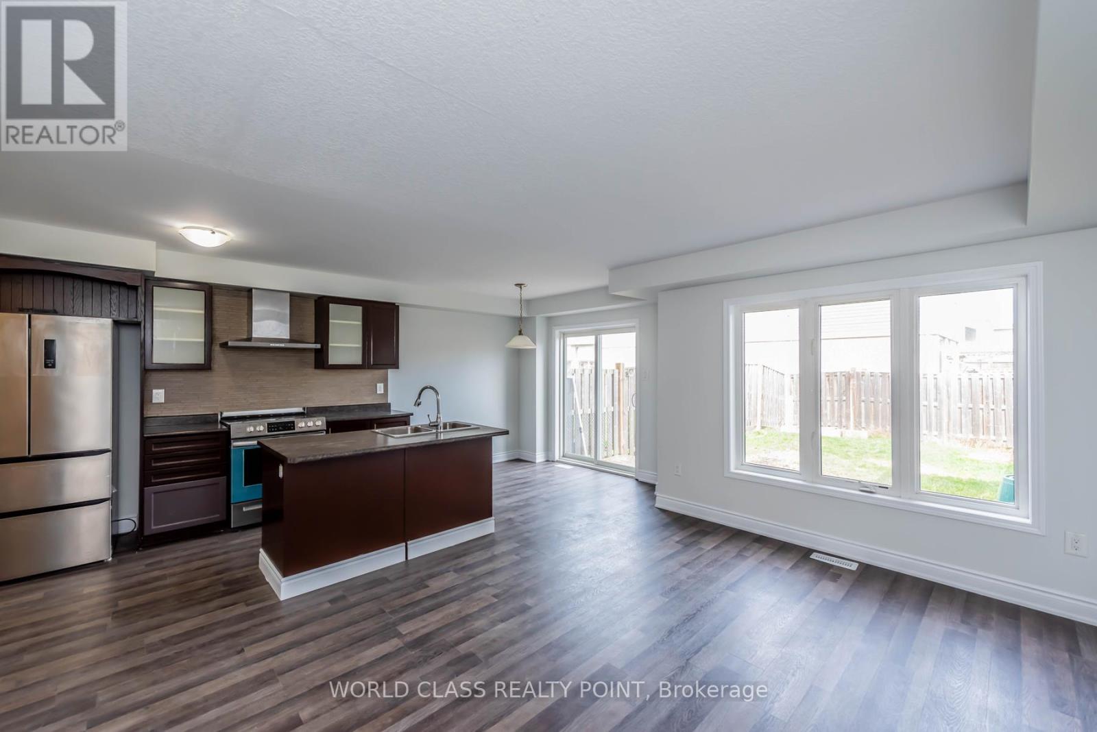 8542 Nightshade Street, Niagara Falls, Ontario  L2H 0L3 - Photo 9 - X12476661