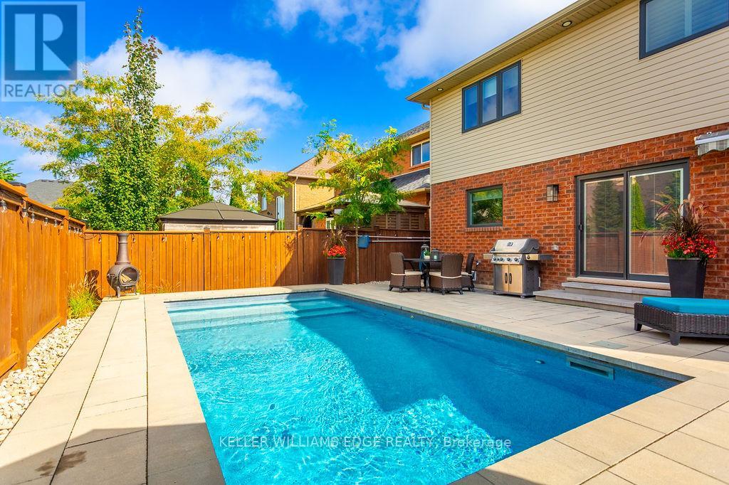 16 Edgecroft Crescent, Hamilton, Ontario  L8J 3Y6 - Photo 6 - X12476672