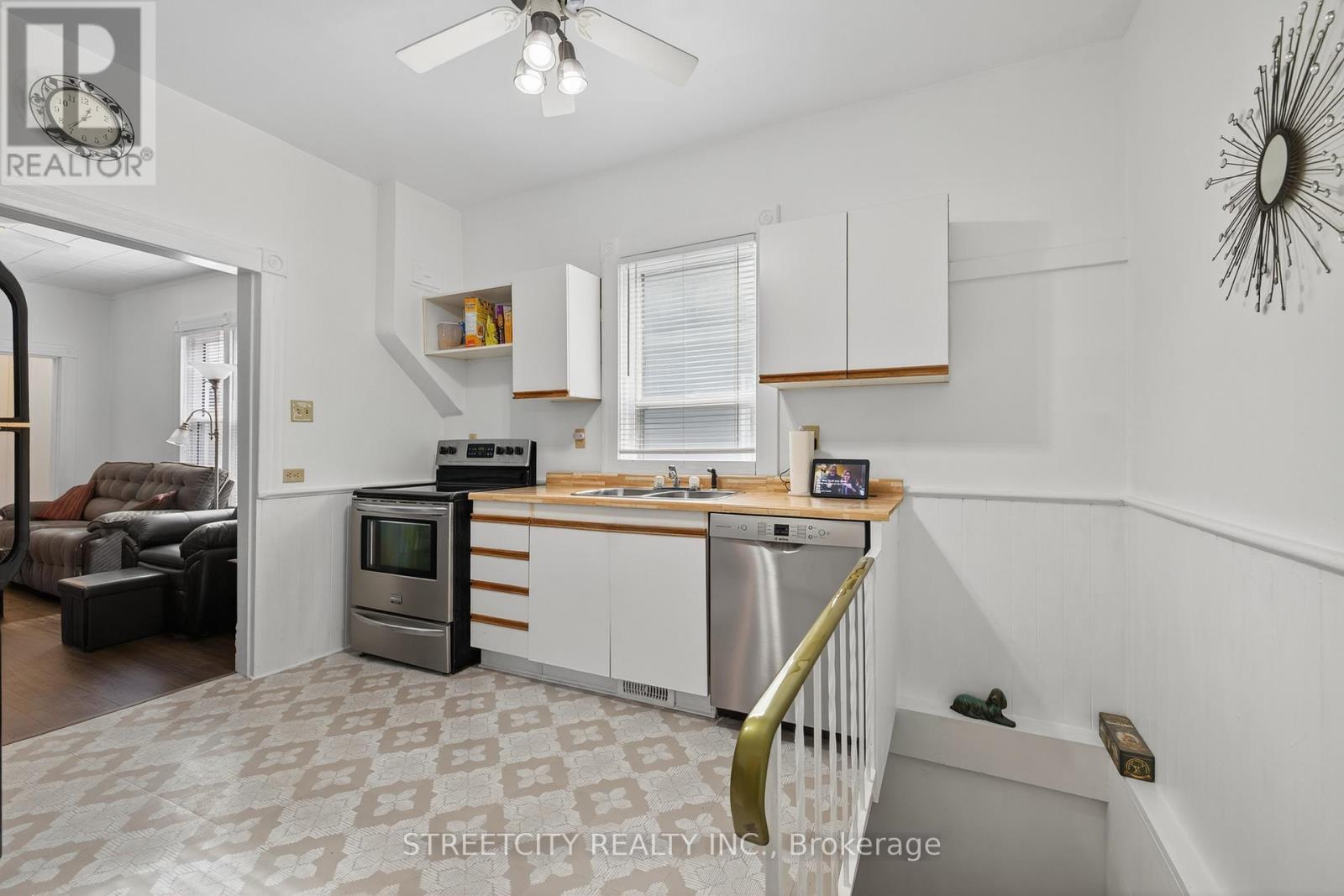 55 Hydro Street S, London East, Ontario  N5Z 2H5 - Photo 14 - X12476713