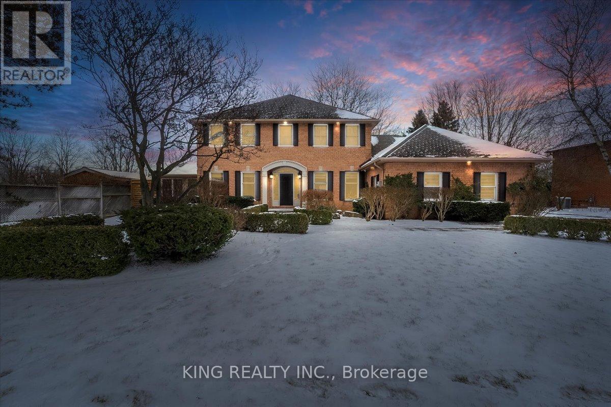 16 MEANDER CLOSE, Hamilton, Ontario