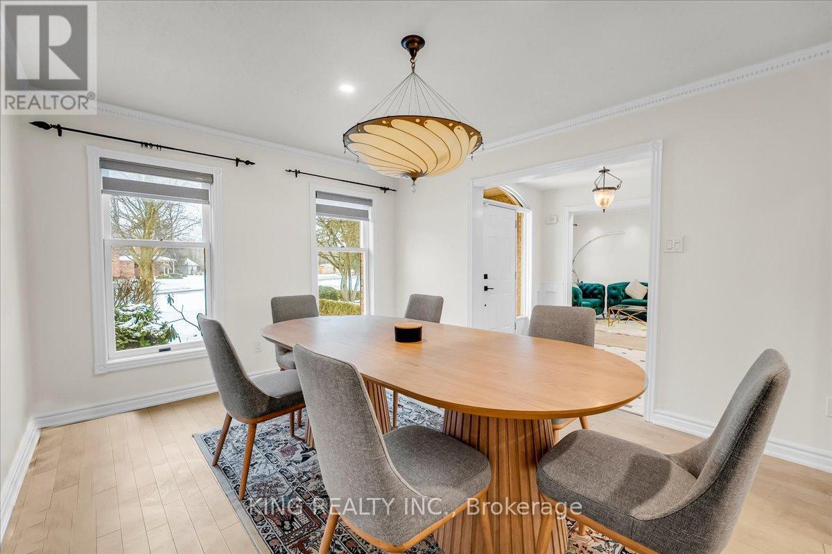 16 Meander Close, Hamilton, Ontario  L0R 1H1 - Photo 10 - X12476716