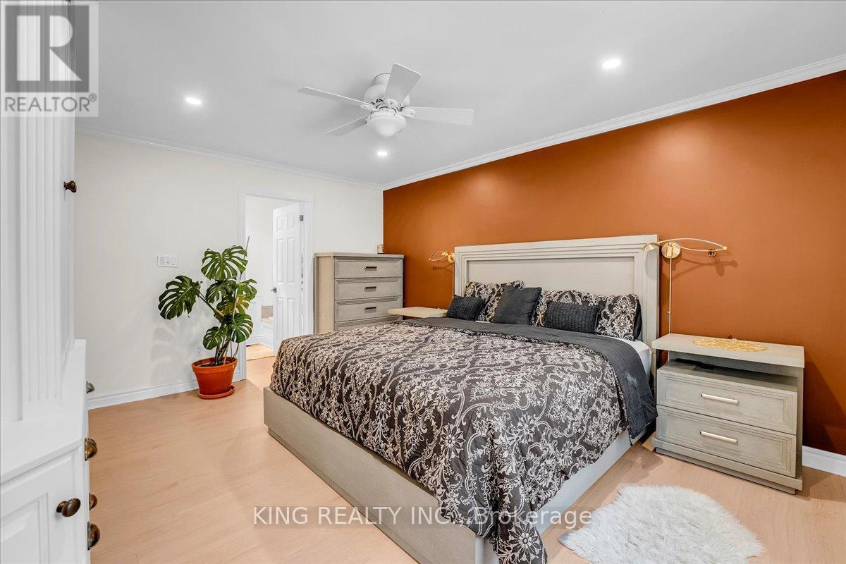 16 Meander Close, Hamilton, Ontario  L0R 1H1 - Photo 27 - X12476716