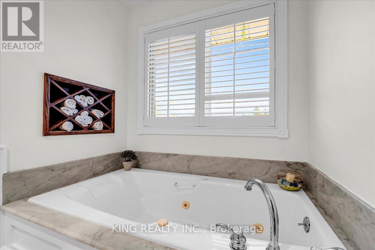 16 Meander Close, Hamilton, Ontario  L0R 1H1 - Photo 30 - X12476716