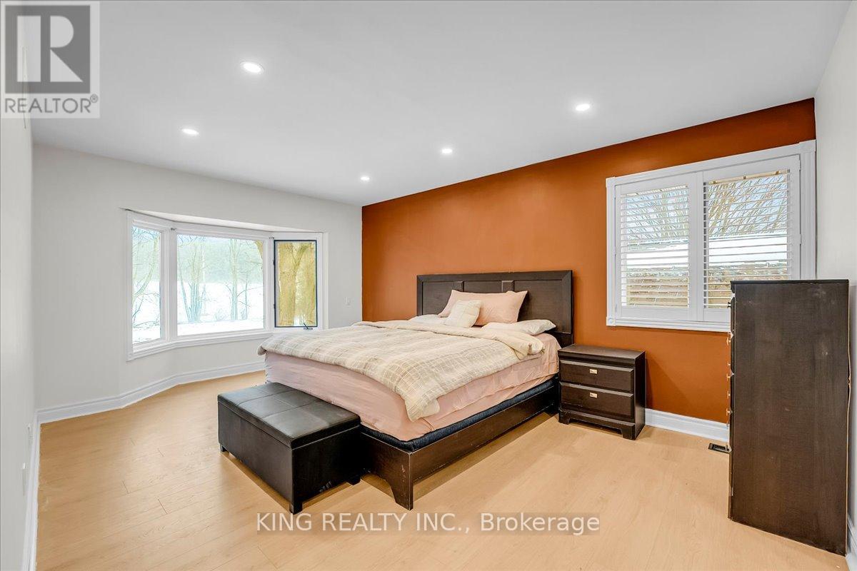 16 Meander Close, Hamilton, Ontario  L0R 1H1 - Photo 31 - X12476716