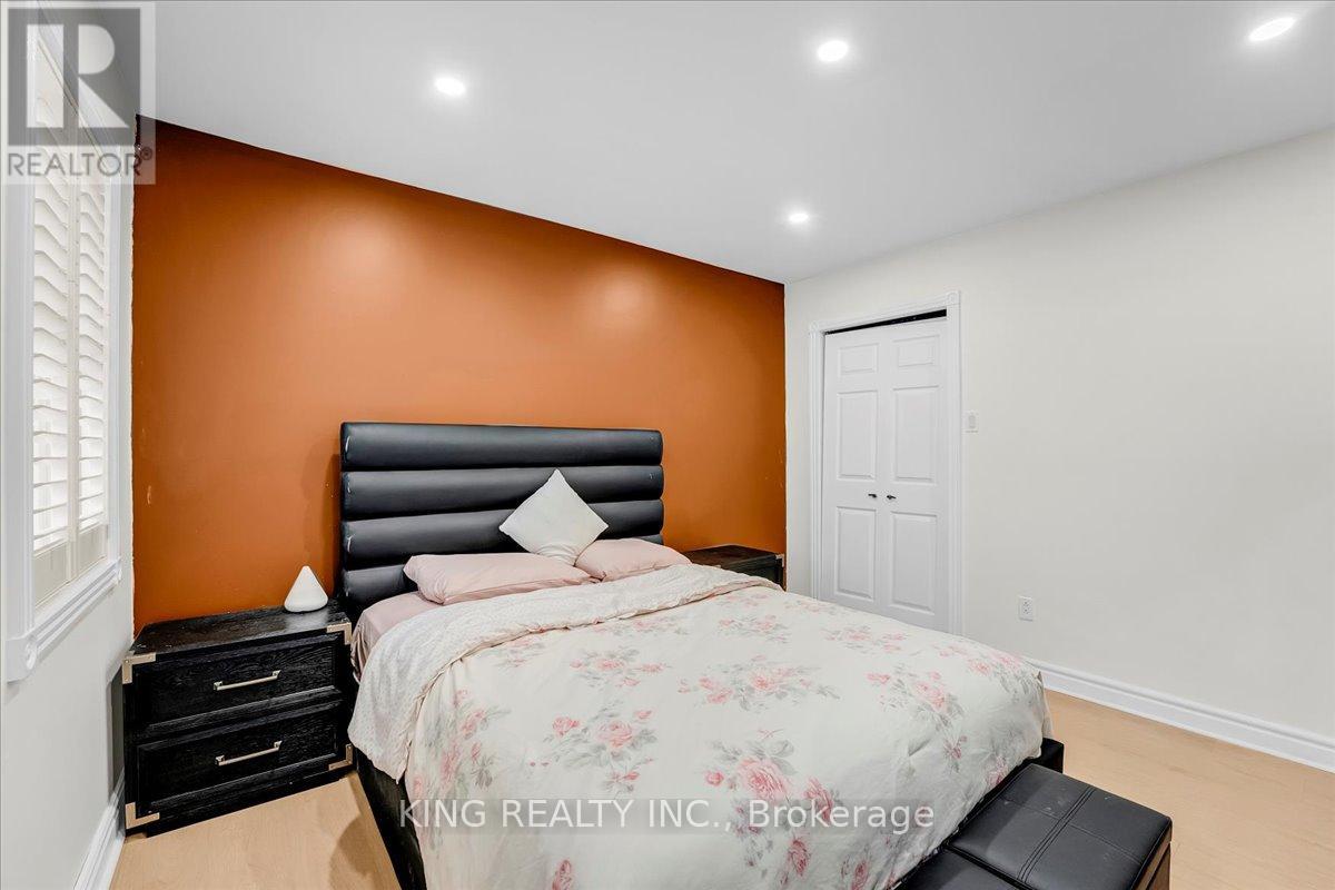 16 Meander Close, Hamilton, Ontario  L0R 1H1 - Photo 36 - X12476716