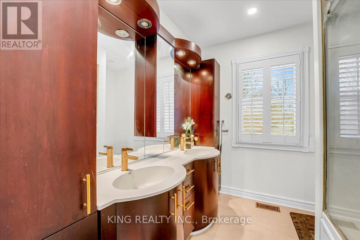 16 Meander Close, Hamilton, Ontario  L0R 1H1 - Photo 37 - X12476716