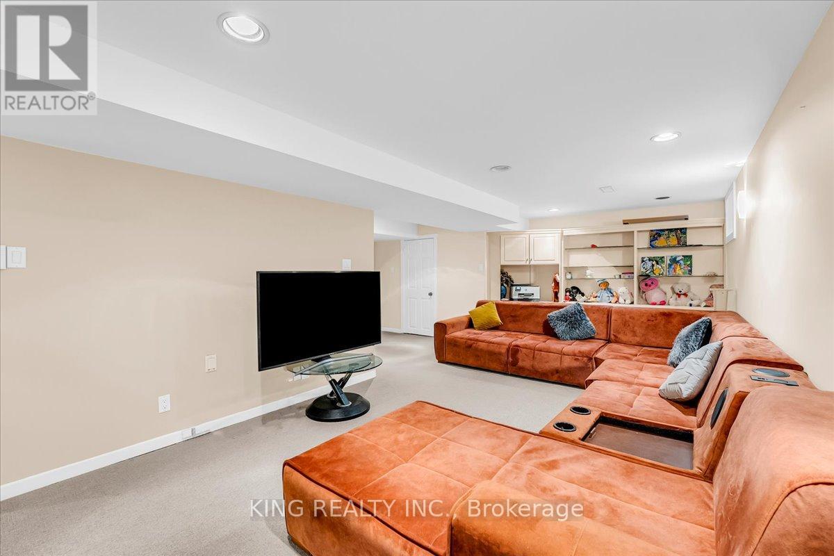 16 Meander Close, Hamilton, Ontario  L0R 1H1 - Photo 41 - X12476716
