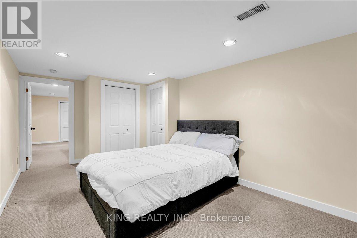 16 Meander Close, Hamilton, Ontario  L0R 1H1 - Photo 44 - X12476716