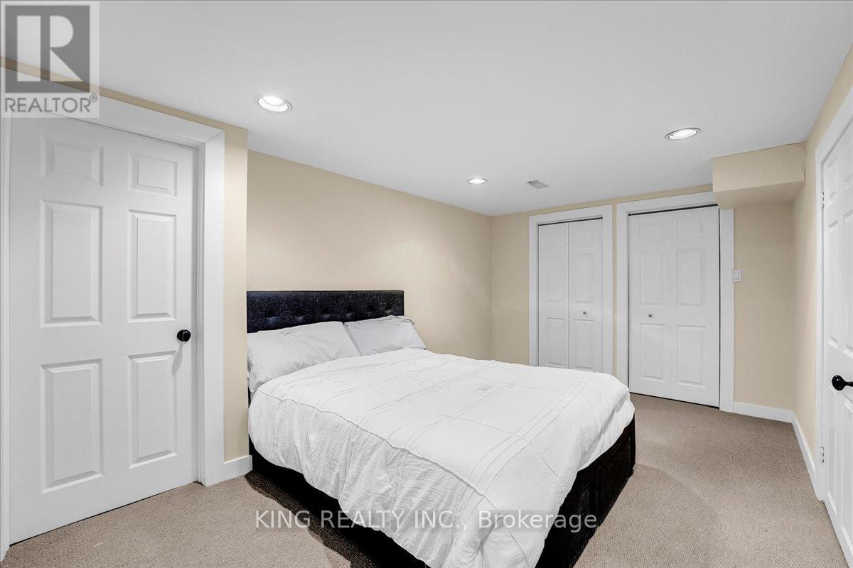 16 Meander Close, Hamilton, Ontario  L0R 1H1 - Photo 45 - X12476716