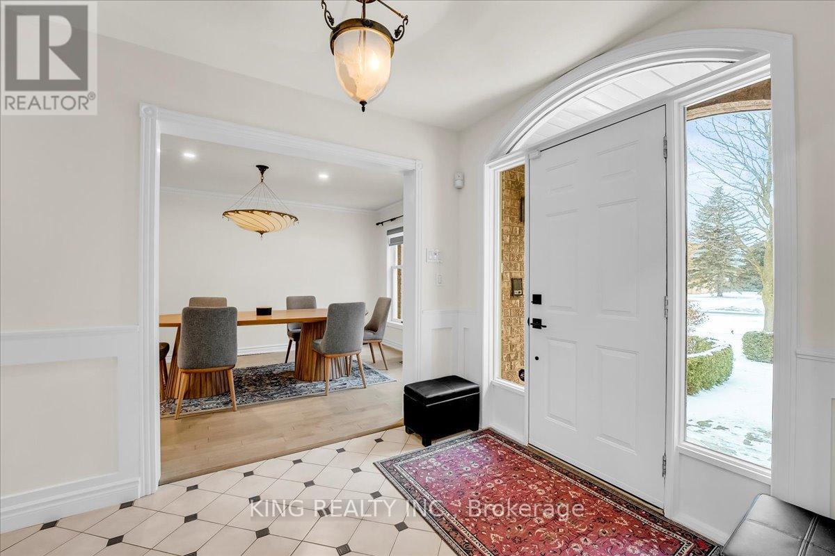 16 Meander Close, Hamilton, Ontario  L0R 1H1 - Photo 9 - X12476716
