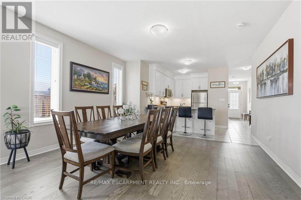 4 Ellis Avenue, St. Catharines, Ontario  L2P 0E6 - Photo 13 - X12476731