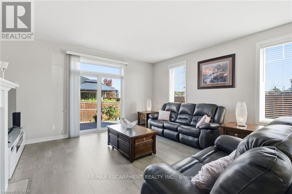 4 Ellis Avenue, St. Catharines, Ontario  L2P 0E6 - Photo 15 - X12476731