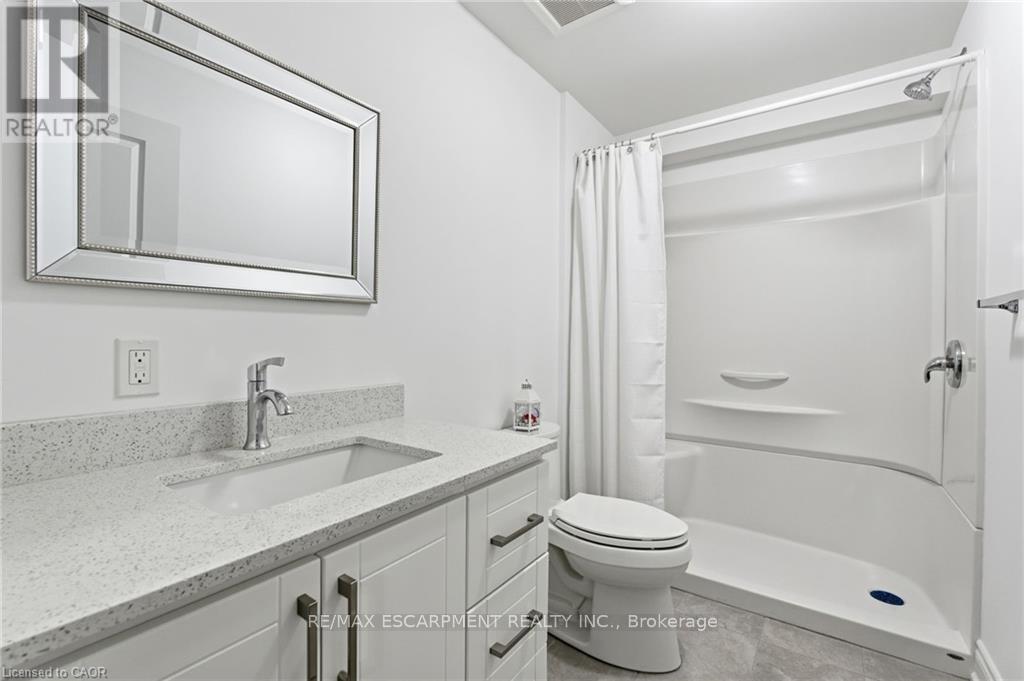 4 Ellis Avenue, St. Catharines, Ontario  L2P 0E6 - Photo 27 - X12476731