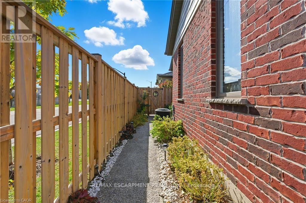 4 Ellis Avenue, St. Catharines, Ontario  L2P 0E6 - Photo 34 - X12476731