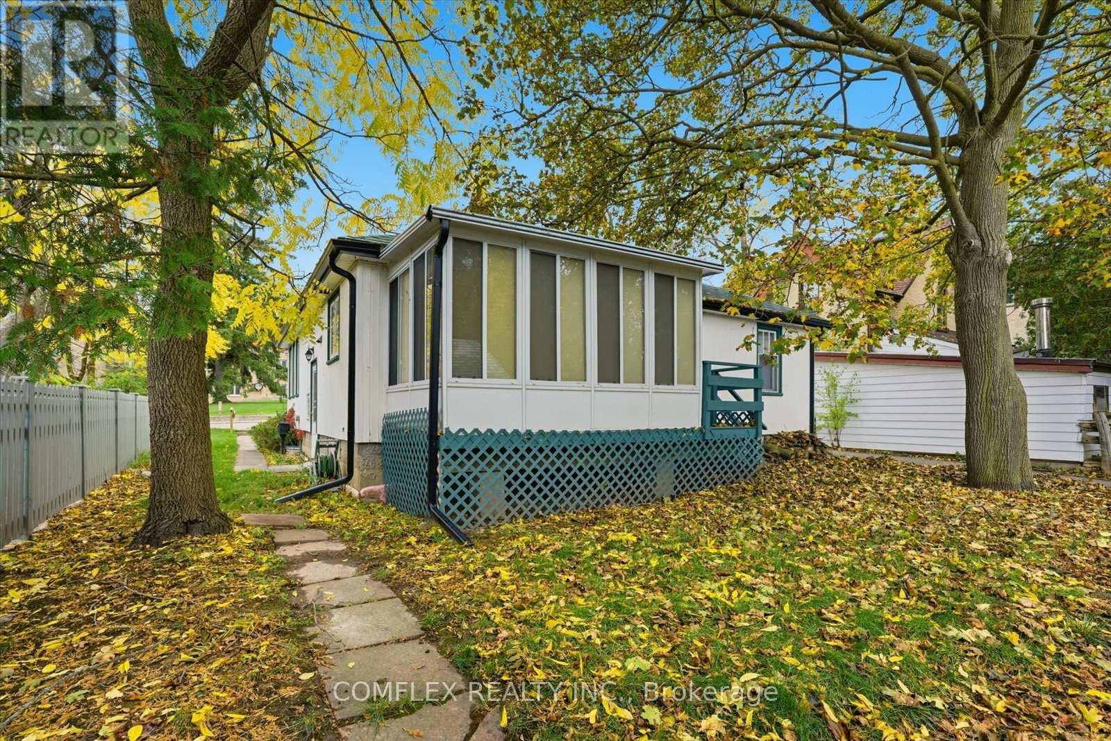 68 Cambridge Street N, Kawartha Lakes, Ontario  K9E 4V1 - Photo 36 - X12476743
