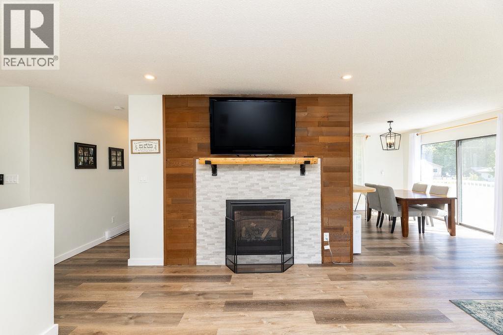 5607 Wakefield Road, Sechelt, British Columbia  V7Z 0N3 - Photo 10 - R3061074