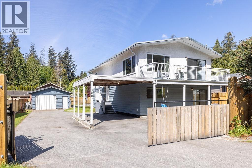 5607 Wakefield Road, Sechelt, British Columbia  V7Z 0N3 - Photo 2 - R3061074