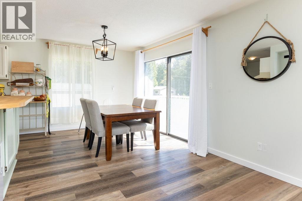 5607 Wakefield Road, Sechelt, British Columbia  V7Z 0N3 - Photo 23 - R3061074