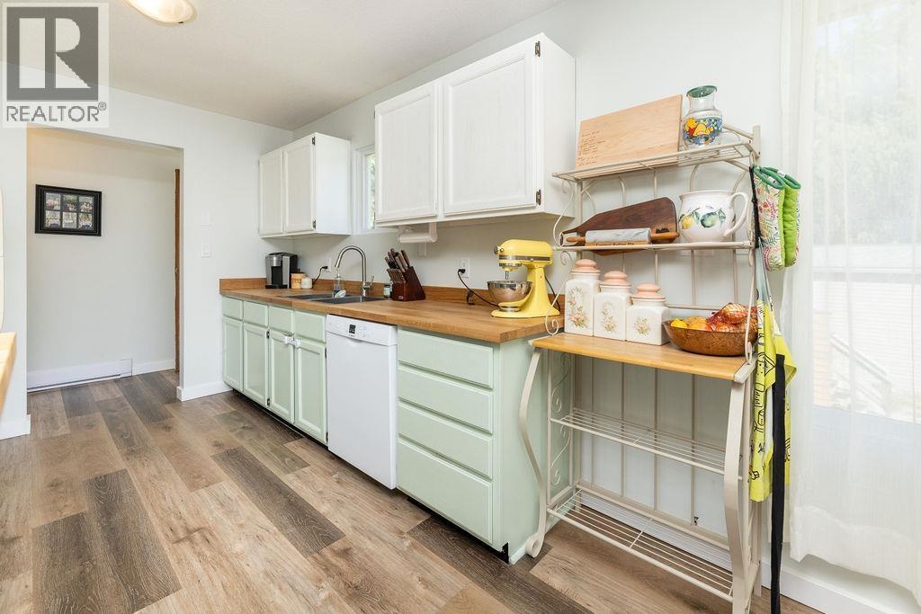 5607 Wakefield Road, Sechelt, British Columbia  V7Z 0N3 - Photo 24 - R3061074