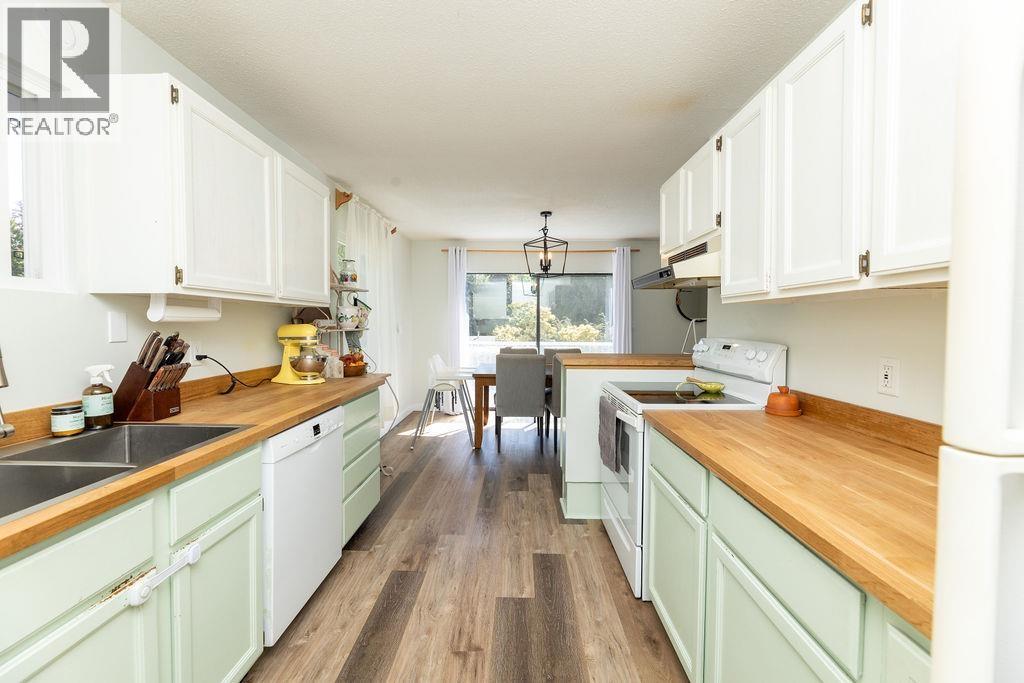 5607 Wakefield Road, Sechelt, British Columbia  V7Z 0N3 - Photo 6 - R3061074