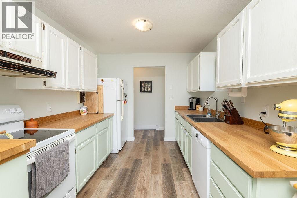 5607 Wakefield Road, Sechelt, British Columbia  V7Z 0N3 - Photo 8 - R3061074