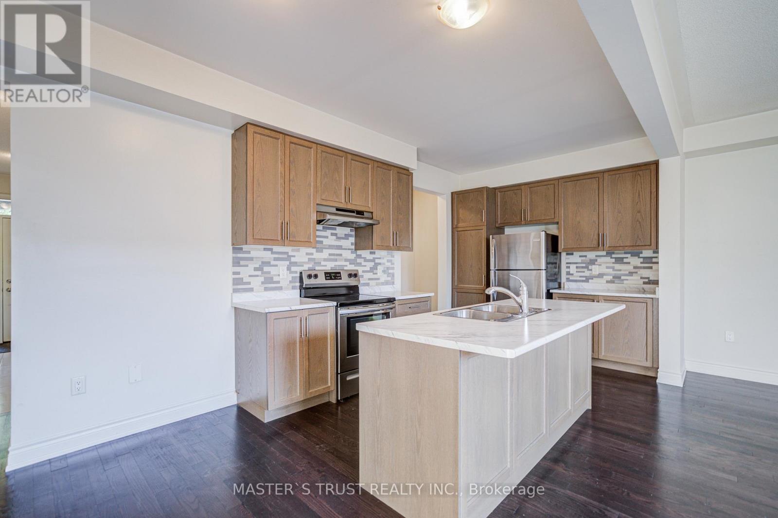 73 Sharonview Crescent, East Gwillimbury, Ontario  L9N 0L6 - Photo 13 - N12389119