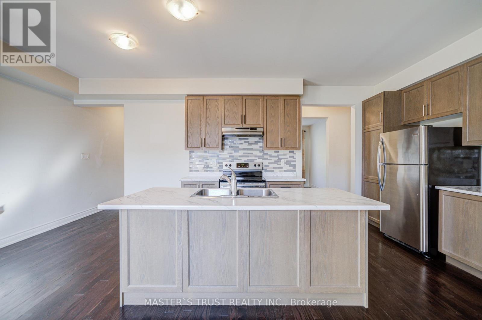 73 Sharonview Crescent, East Gwillimbury, Ontario  L9N 0L6 - Photo 15 - N12389119