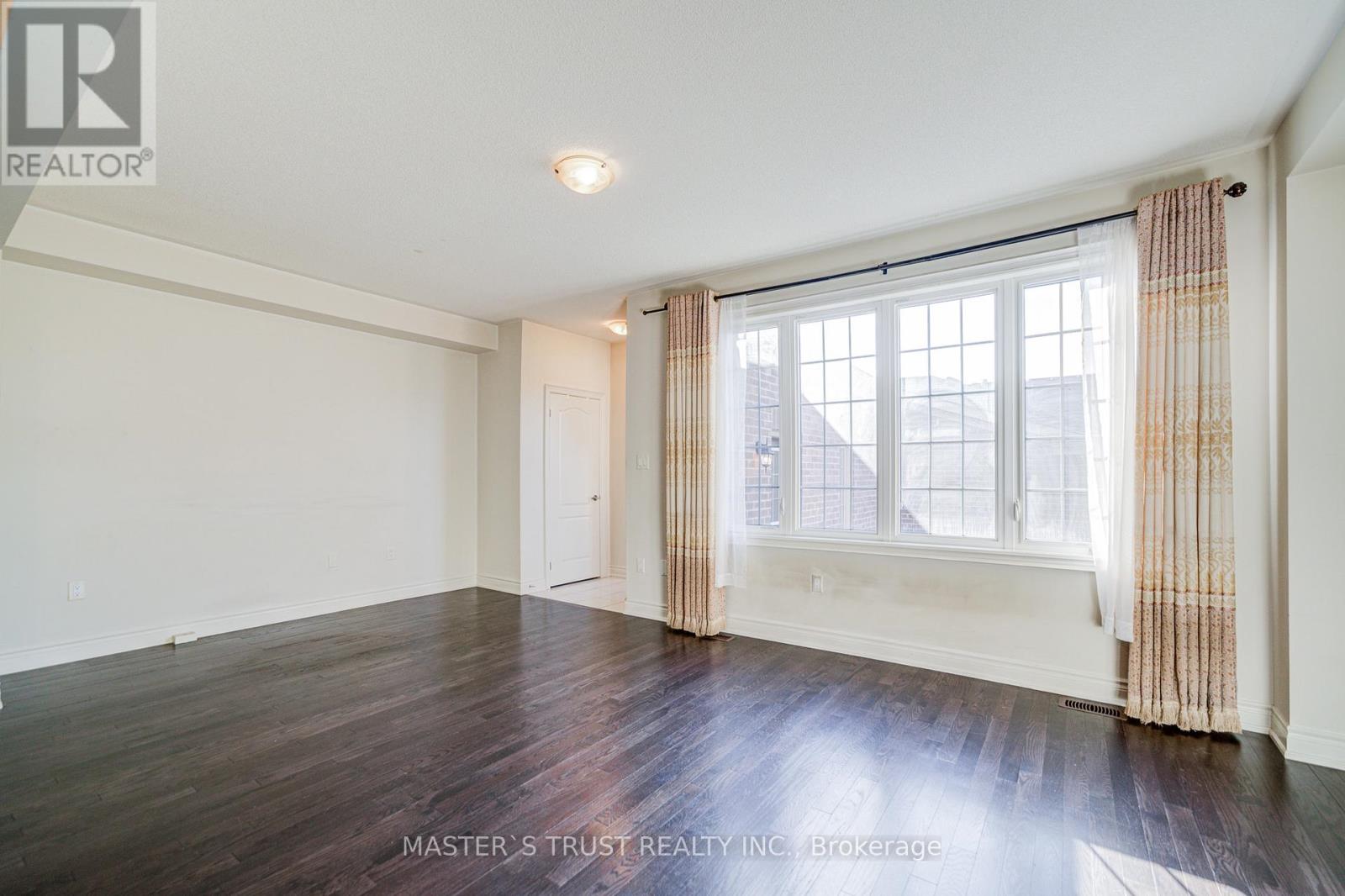 73 Sharonview Crescent, East Gwillimbury, Ontario  L9N 0L6 - Photo 18 - N12389119