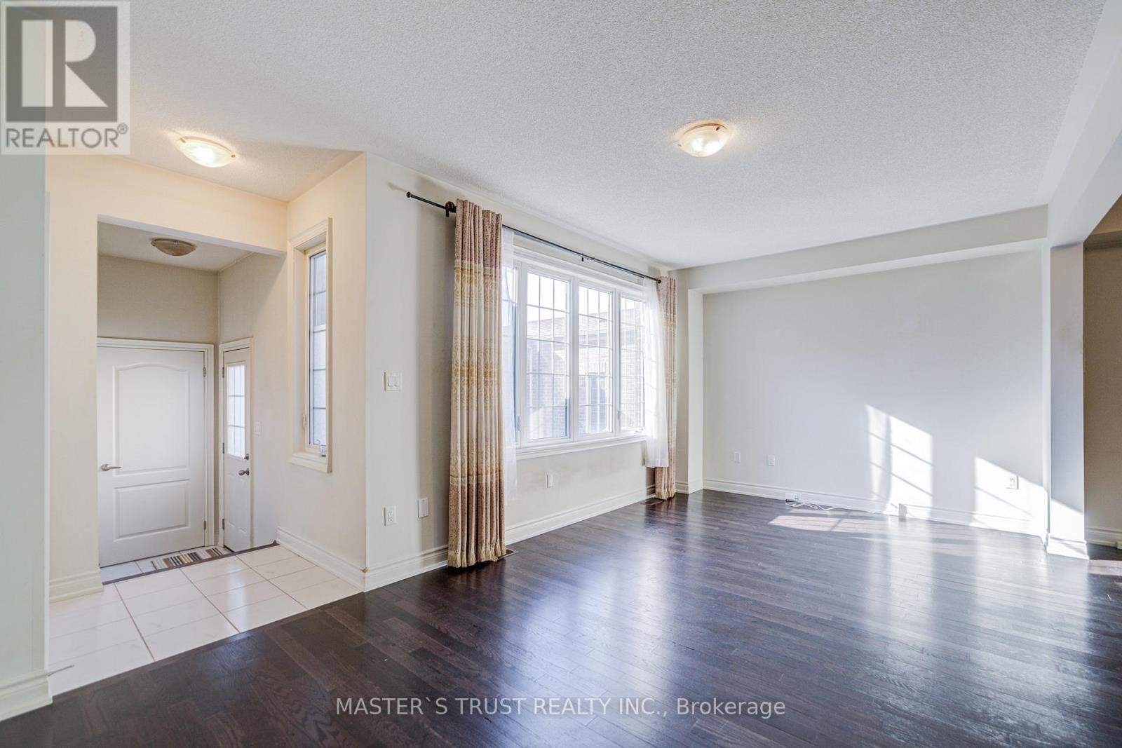 73 Sharonview Crescent, East Gwillimbury, Ontario  L9N 0L6 - Photo 19 - N12389119