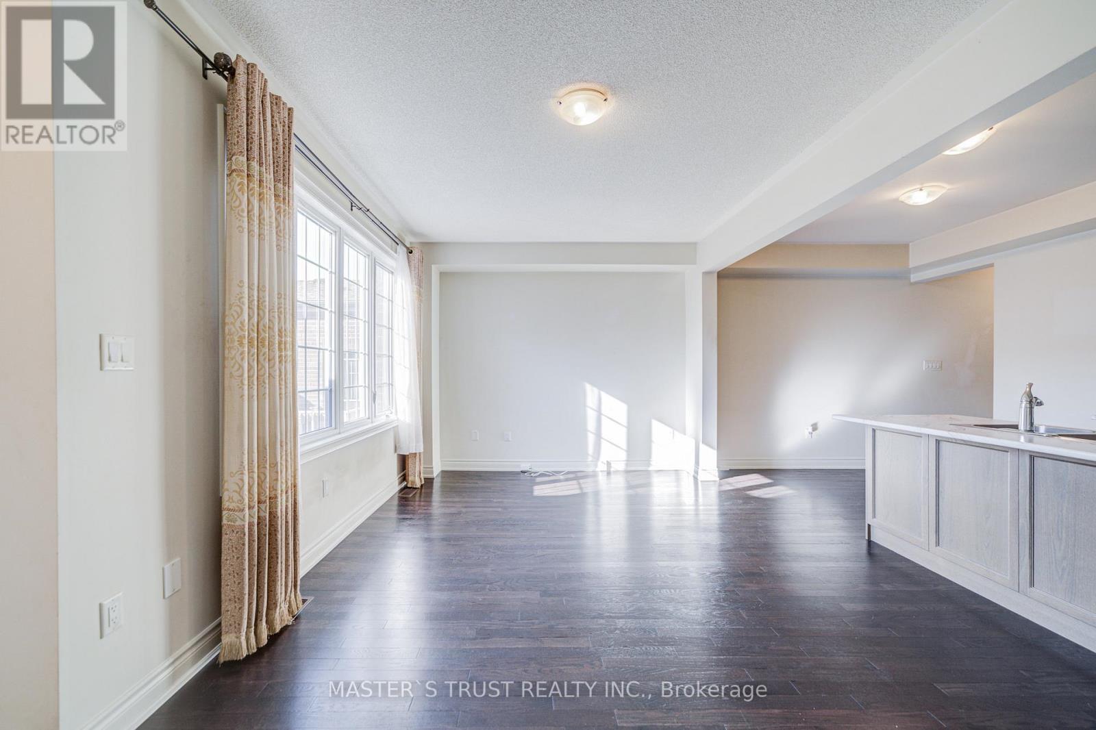 73 Sharonview Crescent, East Gwillimbury, Ontario  L9N 0L6 - Photo 20 - N12389119