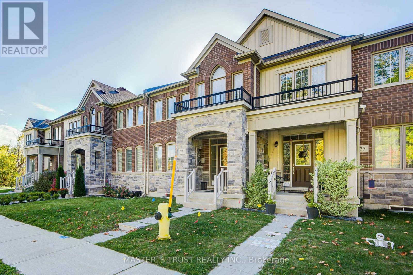 73 Sharonview Crescent, East Gwillimbury, Ontario  L9N 0L6 - Photo 2 - N12389119