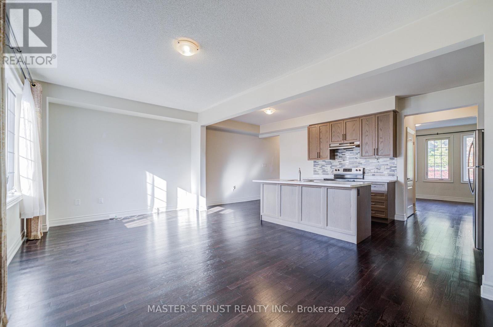 73 Sharonview Crescent, East Gwillimbury, Ontario  L9N 0L6 - Photo 22 - N12389119