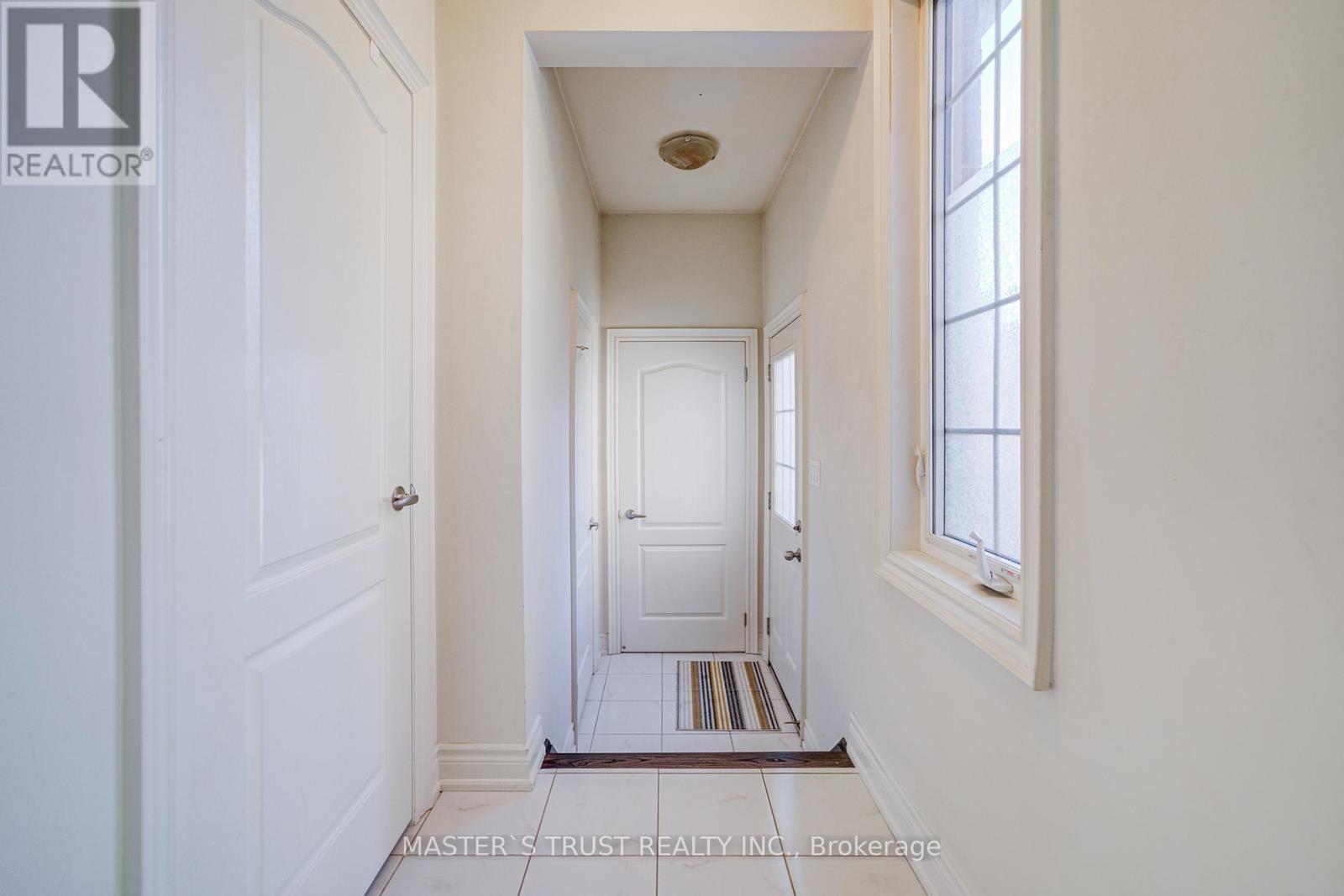 73 Sharonview Crescent, East Gwillimbury, Ontario  L9N 0L6 - Photo 21 - N12389119
